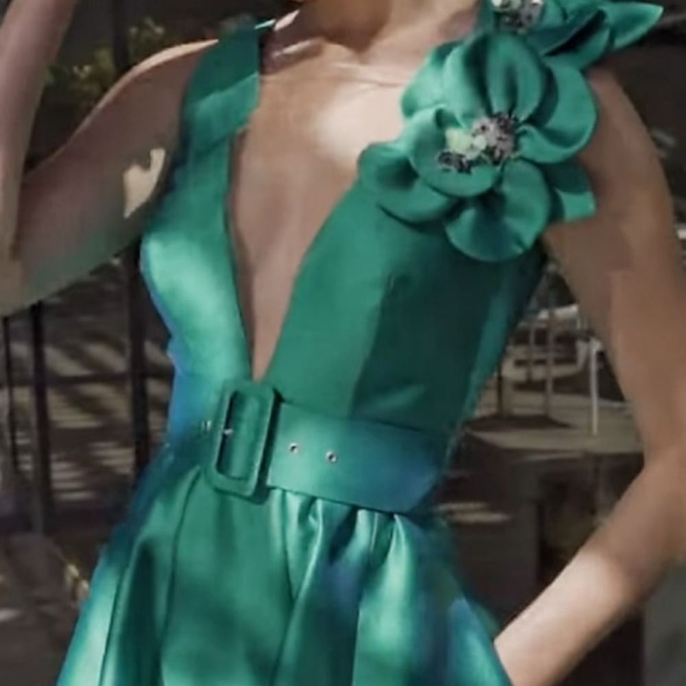 Elegant Green V-Neck Dress Prom Cocktail - Picture 3 of 9